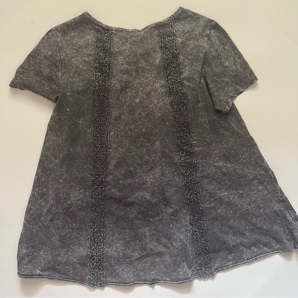 Sundance Gray Stone Wash Oversized Eyelet Short Sleeve Asymmetric Tee Size S - Picture 5 of 7